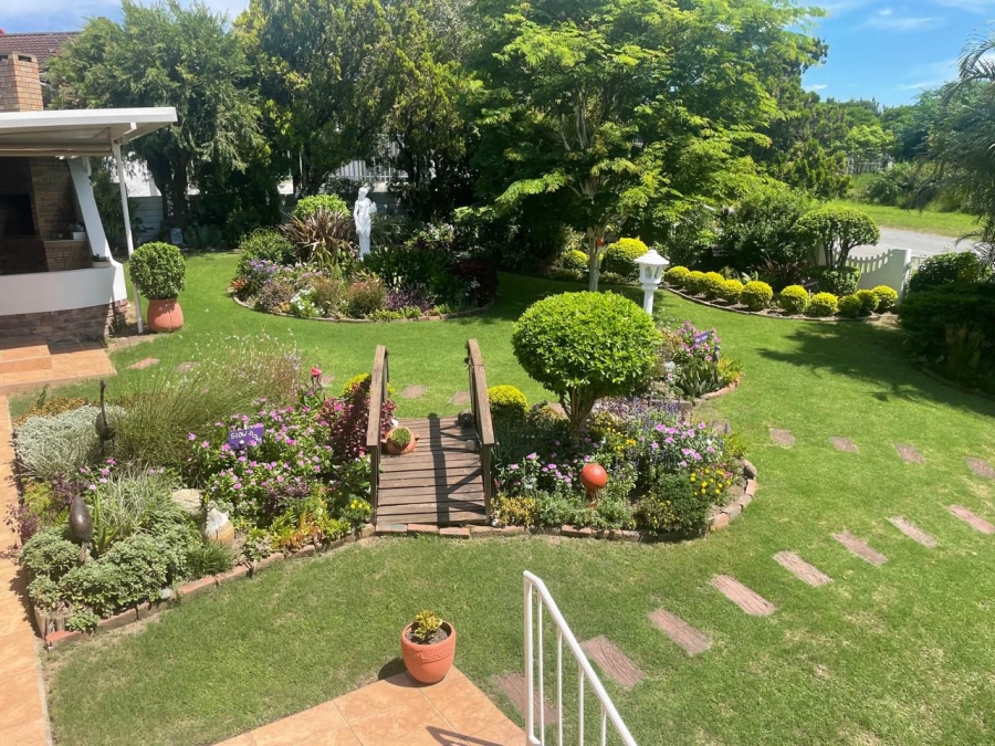4 Bedroom Property for Sale in Beacon Bay Eastern Cape